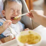 Il tuo bambino non mangia verdura? L'educazione alimentare passa anche dalle buone abitudini sin da piccoli