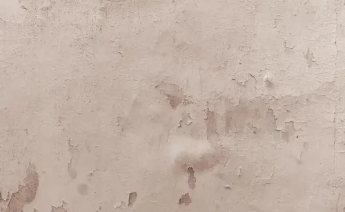 Cosa fare per ripristinare e sistemare un muro scrostato