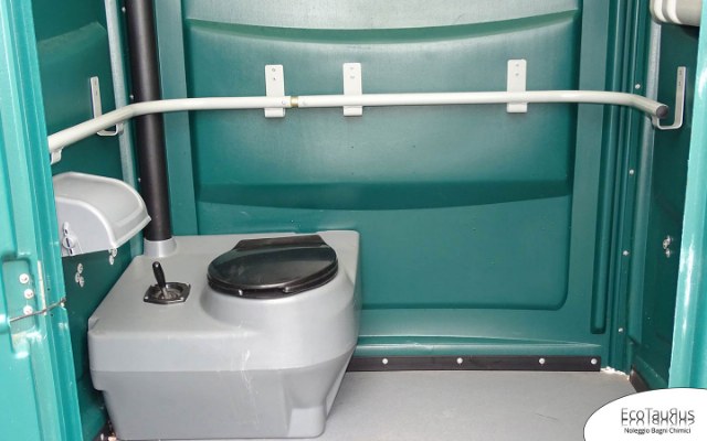 Noleggio Bagni chimici con docce per cantieri ed eventi